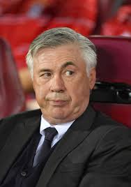 Carlo Ancelotti è stato esonerato dal Bayern Monaco. Il tuo sopracciglio  alzato è troppo per i tedeschi. Torna in Italia ♥