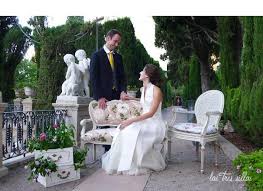 Glamour events es una empresa profesional que se dedica a la ambientación de eventos con flores y decoración para bodas, quinceañeros y actividades sociales. Alquiler De Muebles Recuperados Para Bodas Y Eventos En Valencia Las Tres Sillas