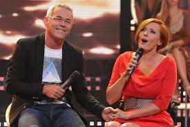 Jak donosi dwutygodnik flesz, wiele wskazuje na to, że robert janowski rozstanie się z telewizją polską, a popularny teleturniej jaka to melodia? zmieni format! Dzis Urodziny Jaka To Melodia To Juz 17 Lat