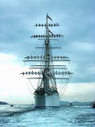Originally a training ship for the german merchant marine, grossherzog friedrich august (her name at launch) was taken as a prize by the british during world war 1 then sold to norwegian cabinet minister kristoffer lehmkuhl in 1921. Historien Om Norges Storste Seilskip Statsraad Lehmkuhl