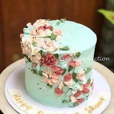 All cakes come with two layers of chocolate and vanilla separated by a layer of crunchies, but you can customize it with your favorite flavors and an alternate center. Pastel Floral Cake Cakenest