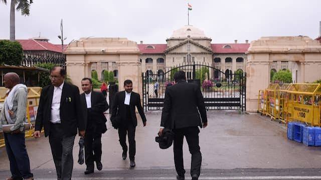 Allahabad High Court summoned Ghaziabad DM The court expressed displeasure over the functioning ANN | गाजियाबाद के DM की कार्यप्रणाली पर अदालत ने जताई नाराजगी, इलाहाबाद हाईकोर्ट ने किया ...