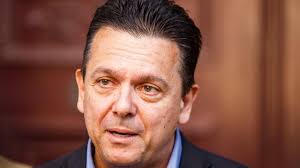 Xenophon dumps old party