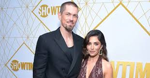 Hollywood's ugliest divorces read article the shameless star, 43, and the actress. Breakups Shameless Actor Steve Howey And L Word Star Sarah Shahi Split After 11 Years Of Marriage Couples