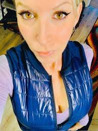 Barbara Owca's Instagram, Twitter & Facebook