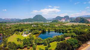 Perak has land borders with the malaysian states of kedah to the north, penang to the northwest, kelantan and pahang to the east, and selangor to the south. Taman Herba Negeri Perak Home Facebook