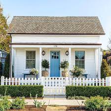Whether you want inspiration for planning a brick exterior renovation or are building a designer exterior from scratch, houzz has 41,474 images from the best designers, decorators, and architects in the country, including mcnally architects and light house architecture & science. Cottage Cuteness Overload What This Little Charmer Lacks In Size It More Than Makes Up In With Massive Amount Cottage Exterior House Exterior Cottage Homes