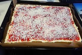 Hier könnt ihr euch die. Spaghettieis Kuchen Von Pbeuke Chefkoch Rezept Eiskuchen Spaghetti Eis Spaghettikuchen
