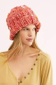 Making daisy chains from seed beads might look complicated but honestly, it's not difficult at all! Daisy Chain Beanie Knit Collage Knitting Hand Knitting