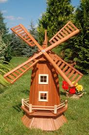 Windmühlen werden von vielen gärtnern als stimmungsvolles gestaltungselement im garten eingesetzt. Garten Windmuhle Aus Holz Hohe 1 15 Meter Gartendeko Online Shop