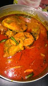 Kuahnya nampak cair sebab dah lapo sangat walaupun kuahnya tengah ditenggek lagi.hihi. Namakucella Gulai Ikan Tongkol Nasi Dagang