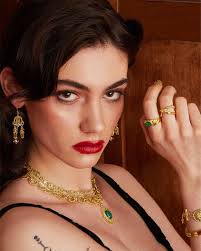 Carrie Ring's Instagram, Twitter & Facebook