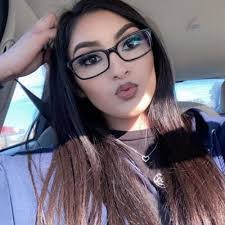 Samantha Solis's Instagram, Twitter & Facebook