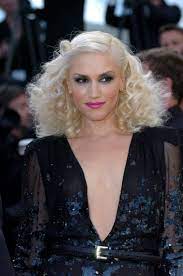 How To Hairstyle Your Short Hair With Disco Hair Ideas Nona Gaya 70s Disco Hairstyles Disco Hair 70s Disco Hair