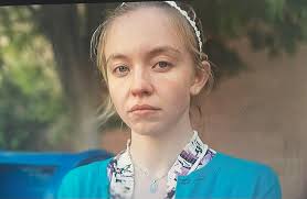 Andra gången jag tittar på "Reality" med Sydney Sweeney, och jag börjar tro  att hon tekniskt sett, som skådespelerska, är mer begåvad än Zendaya och  Alexa Demie. : r/euphoria