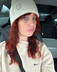 Profile for Laura Vandendriessche