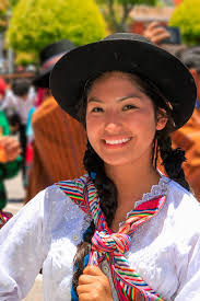 Estas son las usanzas de lucheo que se lleva a cado todos los años en los  carnavales, en la loma de Qasa, colindante entre la localidad de Socos y  Vinchos.