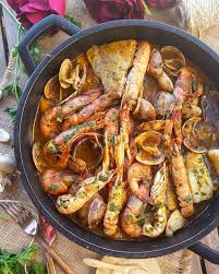 Platos principales como la cazuela de pescado y marisco, dorada con. Les Receptes Que M Agraden Zarzuela De Pescado Y Marisco