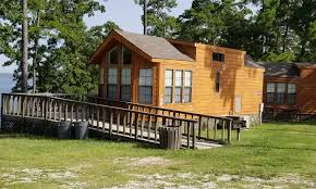 15 cabins, 38 rv sites, resort pool, conference room, game room, boat. Toledo Bend Army Recreation Park