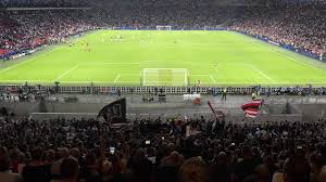 Finde dein neues ajax trikot also. Hommage An Bob Marley Das Neue Ajax Trikot Verzuckt Die Fans Kurier At