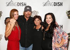 Toby Keith's Children: About Shelley, Krystal and Stelen