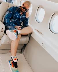 The j balvin x air jordan 1 high is notably one of the standout releases this holiday season. J Balvin Outfit From April 6 2020 What S On The Star