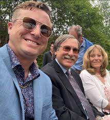 Can someone take the people out?