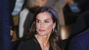 La Reina Letizia derrocha estilo y elegancia con un mono negro en los Premios Internacionales Rey de España de Periodismo 2025