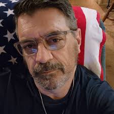 Mis amores 🤍 Feliz Navidad and Merry Christmas 🎄 I'm a little late  because I've been soaking in the day with family. Wishing you the most  beautiful Christmas. And if today isn't