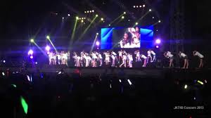Hal itu dilakukan untuk sterilisasi selama masa social distancing. Heavy Rotation Jkt48 Live Concert At Tennis Indoor Senayan 2013 Hq Youtube