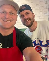 Alex Cima's Instagram, Twitter & Facebook