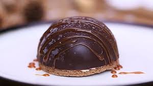Recette Coque Chocolat Glace Fourree A La Vanille En 2020 Coque En Chocolat Glace Chocolat Chocolat Ferrero