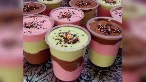 Picitkan 1 batang choki choki ke dalam 1 plastik aiskrim; Resepi Aiskrim Homemade Simple Warna Warni Laris Buat Jualan