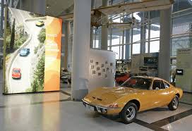 Tappa alla sede opel per la manifestazione tedesca che attrae diversi appassionati di auto d'epoca. Opel Gt Ausstellung Im Adam Opel Haus Nur Fliegen Ist Schoner Historische Schau Presseportal