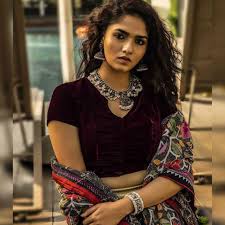 Sunaina Actress Wiki Age Movies Photos Husband Family Contact Also get other news from bollywood and indian television industry at bollywoodbiography.in. sunaina actress wiki age movies