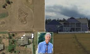 Buster loves the mccalls' yard. Washington Man Mows A Hole Insult Into Lawn For Google Daily Mail Online
