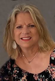 Kris Oakley's Instagram, Twitter & Facebook