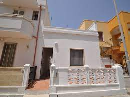 Torre san giovanni è la bellissima marina affacciata sul mare ionio a circa 25 km dalla città di gallipoli. Case Vacanze Torre San Giovanni Affitti A Prezzi Competitivi Estate 2020