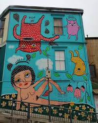 Mon laferte actualmente se encuentra promocionando su nuevo disco seis y preparando los en conversación con la tercera, laferte habló de la polémica que generó aquella obra en la región. Fotos Tremendo Regalo Mon Laferte Pinto Mural En Valparaiso Para Su Primera Exposicion En Chile Cooperativa Cl