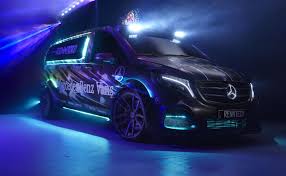 Mercedes Benz Previews New Metris Van With Four Sema Concepts Mercedes Benz Mercedes Van Mercedes Benz Vans