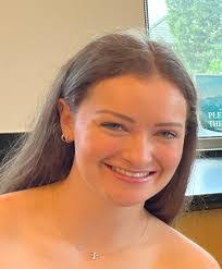 Alexis Travers's Instagram, Twitter & Facebook