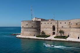 Train ticket prices from taranto to gioia del colle can start from as little as €5.10 when you book in advance. Taranto Atemberaubende Altstadt Apulien1s Webseite