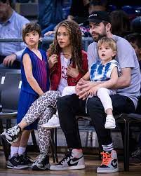 Full name gerard pique bernabeu but commonly known as gerard pique. Isaac Official Gerard Pique With His Wife Shakira And Facebook