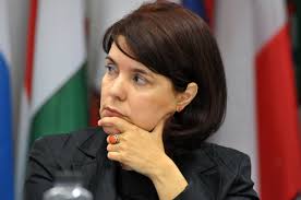 Ministrul justiției, raluca prună, a declarat, luni seară, că miza în ceea ce privește discuțiile referitoare la abuzul în serviciu va fi foarte mare, subliniind că dezincriminarea oricărei infracțiuni echivalează cu încetarea dosarelor care vizează infracțiunea în cauză. FostÄƒ JudecÄƒtoare Ccr Care A Votat Pentru Dezincriminarea ParÅ£ialÄƒ A Abuzului In Serviciu Pe Lista Psd Pentru Senat Epoch Times Romania