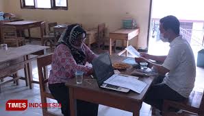Saat mendaftar mesti membawa berkas dan akan langsung menjalani tes wawancara oleh pps. Calon Petugas Kpps Pilkada Tuban 2020 Lakukan Rapid Test Times Indonesia
