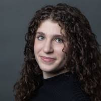 Amanda Riedel's Instagram, Twitter & Facebook