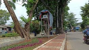 Sebelum ke jepang, perlu di ketahui untung dan rugix. Ingatkan Bahaya Covid 19 Monumen Peti Mati Berkonsep Taman Dibangun Di Pademangan Timur Tribun Jakarta