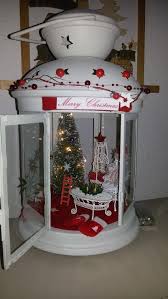 20 Idee Creative Per Trasformare Le Lanternine Dell Ikea Nel Periodo Natalizio In 2020 Christmas Decorations Centerpiece Christmas Decor Diy Lantern Christmas Decor