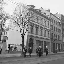 4 out of 5 stars. Sommerfest Im Brecht Haus Literaturforum Im Brecht Haus