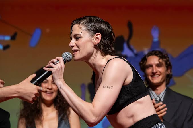 Kristen Stewart Closes Out Biarritz Film Festival While Honoring 'Big Girls Don't Cry' Director With Grand Prix Win - Just Jared - Celebrity News and Gossip | Entertainment